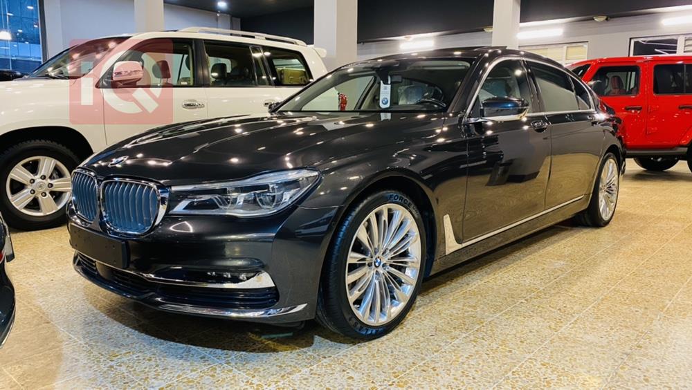 بي ام دبليو الفئة 7